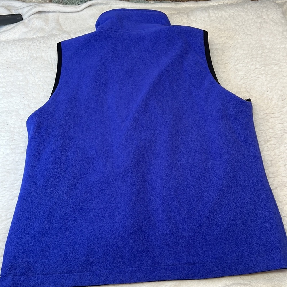 St. John’s Bay Reversible Vest- purple fleece one side and Black nylon other. - Picture 2 of 4